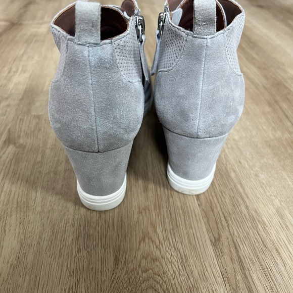 Linea Paolo Wedge Sneaker Light Grey - Picture 6 of 8